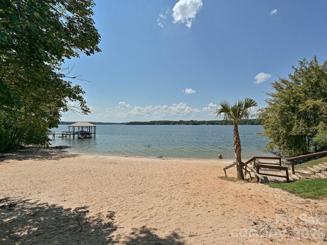 1021 Knob Creek Lane, Tega Cay, SC 29708