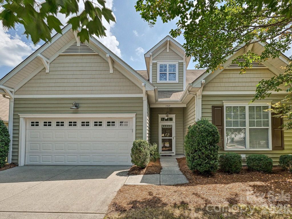 1021 Knob Creek Lane, Tega Cay, SC 29708