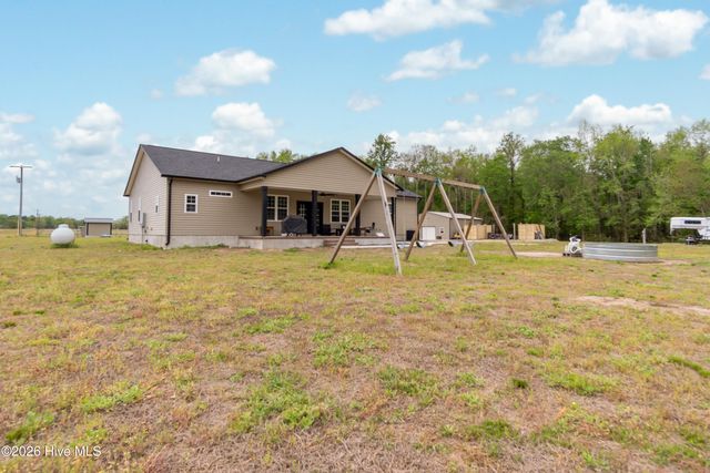 1560 White Oak River Road, Maysville, NC 28555