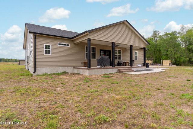 1560 White Oak River Road, Maysville, NC 28555