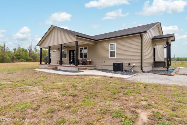 1560 White Oak River Road, Maysville, NC 28555