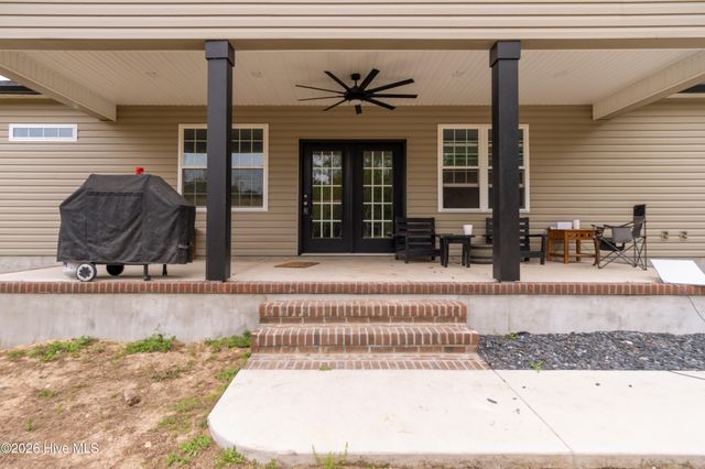 1560 White Oak River Road, Maysville, NC 28555