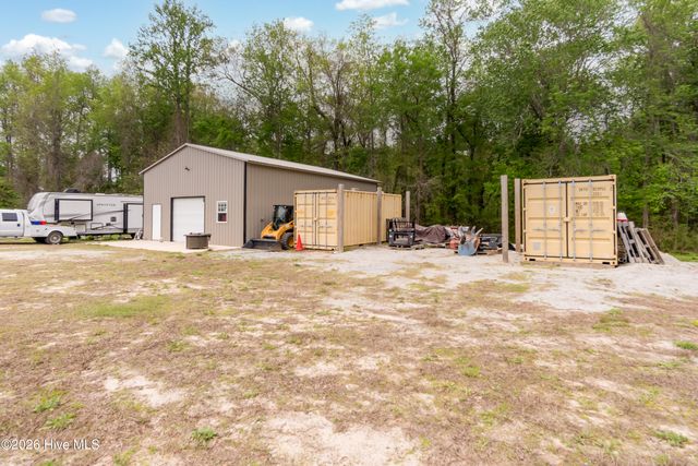 1560 White Oak River Road, Maysville, NC 28555