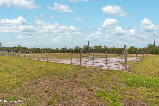 1560 White Oak River Road, Maysville, NC 28555