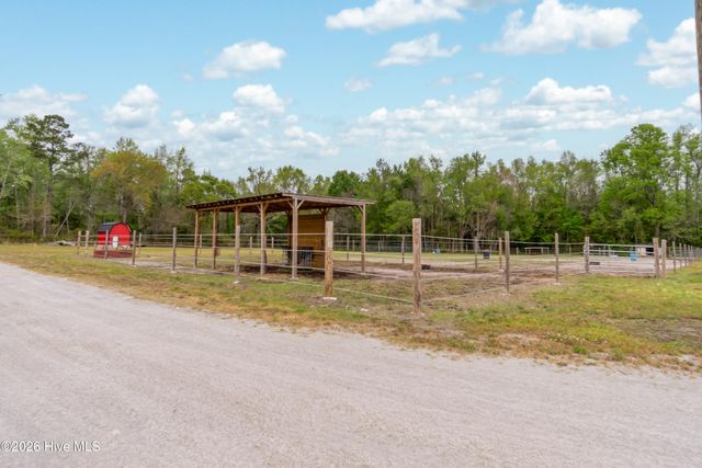 1560 White Oak River Road, Maysville, NC 28555