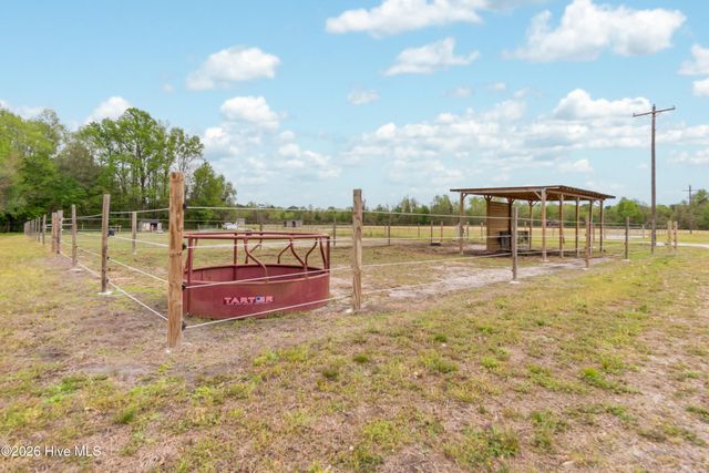 1560 White Oak River Road, Maysville, NC 28555