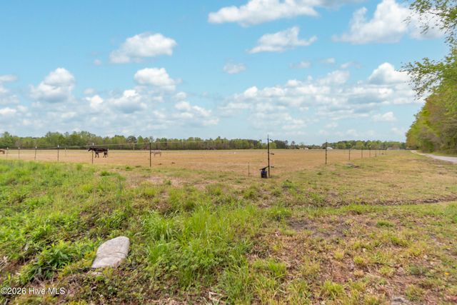 1560 White Oak River Road, Maysville, NC 28555