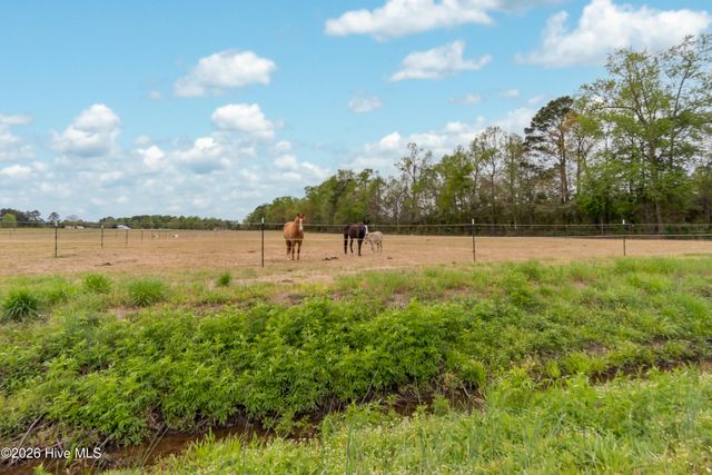 1560 White Oak River Road, Maysville, NC 28555