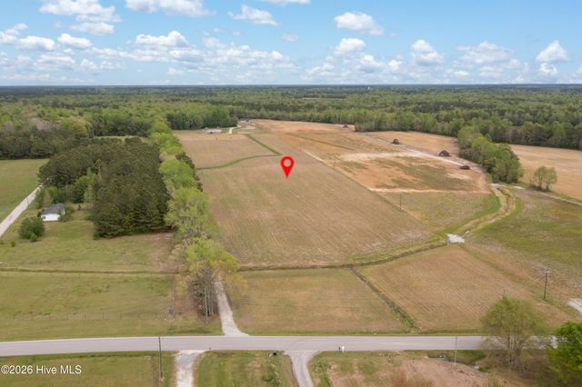 1560 White Oak River Road, Maysville, NC 28555