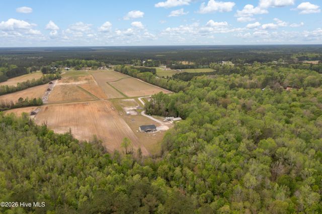 1560 White Oak River Road, Maysville, NC 28555