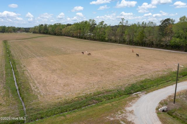 1560 White Oak River Road, Maysville, NC 28555