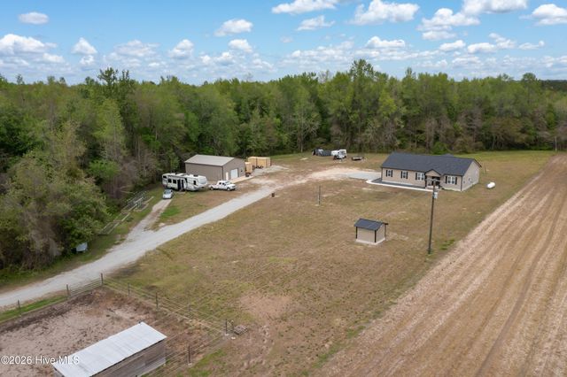 1560 White Oak River Road, Maysville, NC 28555