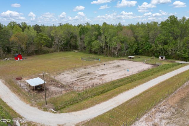 1560 White Oak River Road, Maysville, NC 28555