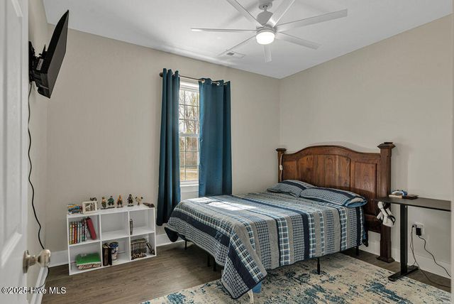 1560 White Oak River Road, Maysville, NC 28555