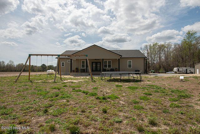 1560 White Oak River Road, Maysville, NC 28555