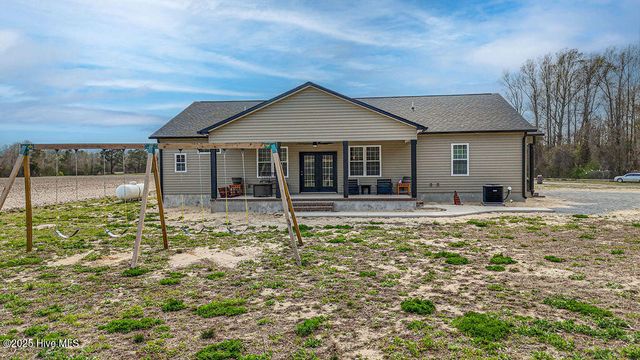 1560 White Oak River Road, Maysville, NC 28555