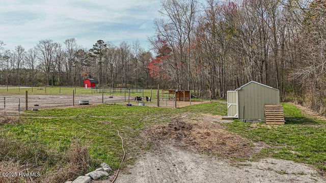 1560 White Oak River Road, Maysville, NC 28555