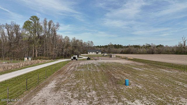 1560 White Oak River Road, Maysville, NC 28555