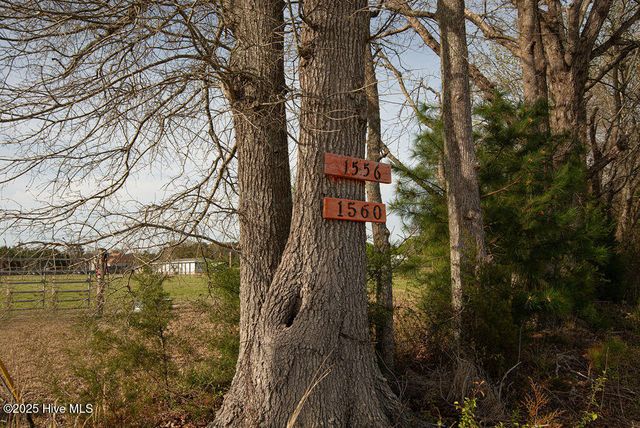 1560 White Oak River Road, Maysville, NC 28555