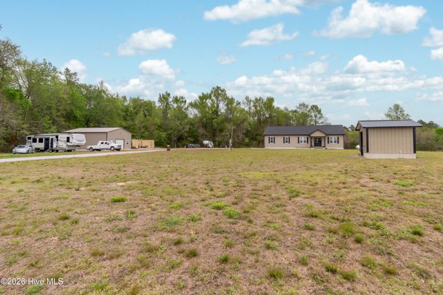 1560 White Oak River Road, Maysville, NC 28555