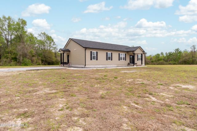 1560 White Oak River Road, Maysville, NC 28555