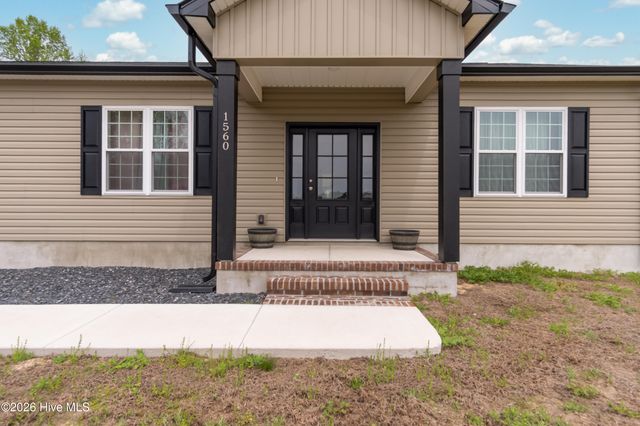 1560 White Oak River Road, Maysville, NC 28555