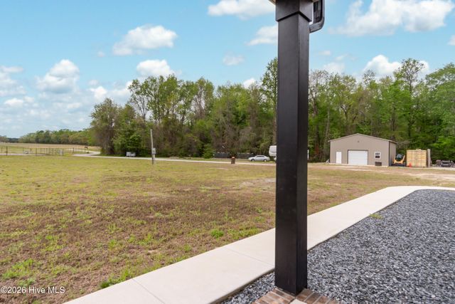 1560 White Oak River Road, Maysville, NC 28555