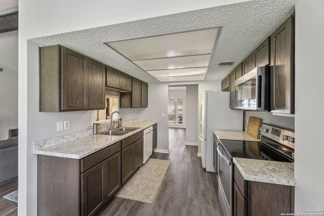 9534 Chelmsford, San Antonio, TX 78239