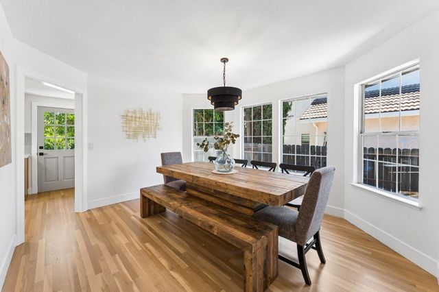 7 Chicory Bend Ct, Sacramento, CA 95831