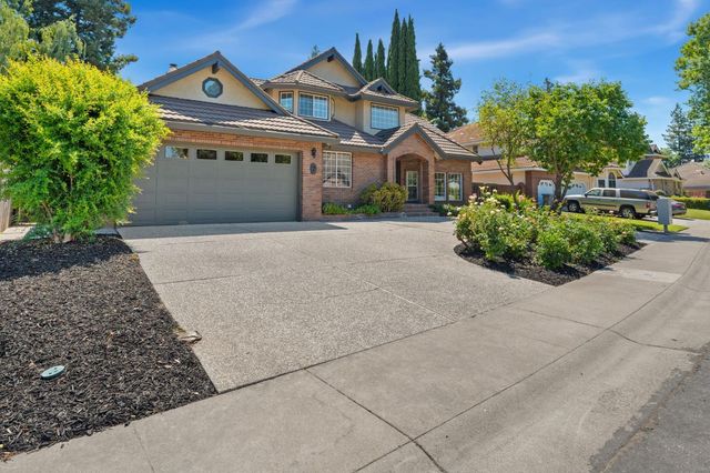 7 Chicory Bend Ct, Sacramento, CA 95831