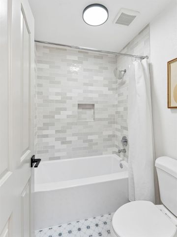 7 Chicory Bend Ct, Sacramento, CA 95831