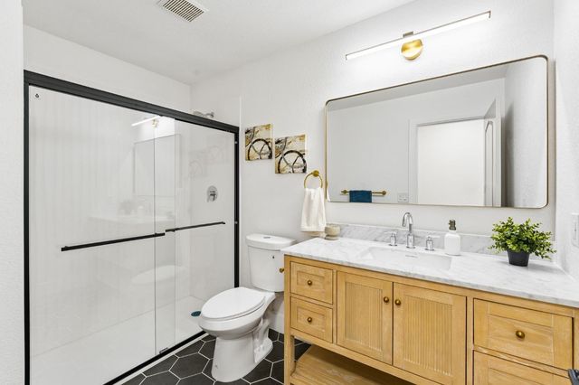 7 Chicory Bend Ct, Sacramento, CA 95831