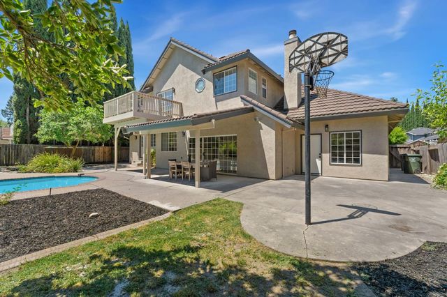 7 Chicory Bend Ct, Sacramento, CA 95831
