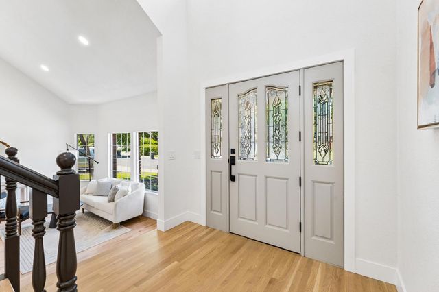 7 Chicory Bend Ct, Sacramento, CA 95831