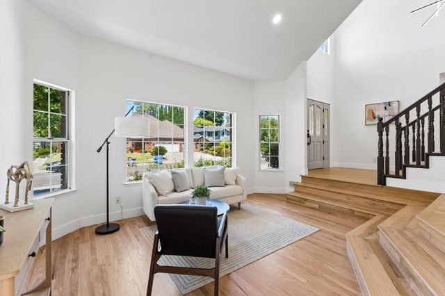 7 Chicory Bend Ct, Sacramento, CA 95831