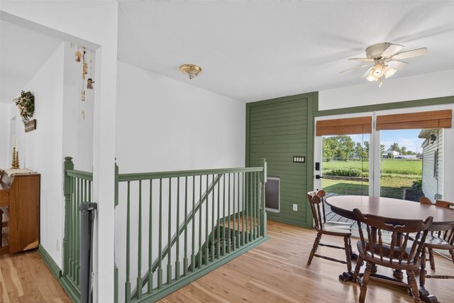 1404 N 9th Ave Place E, Newton, IA 50208