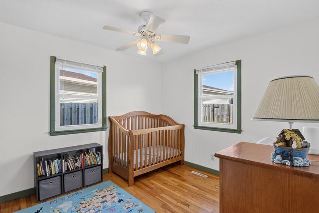 1404 N 9th Ave Place E, Newton, IA 50208