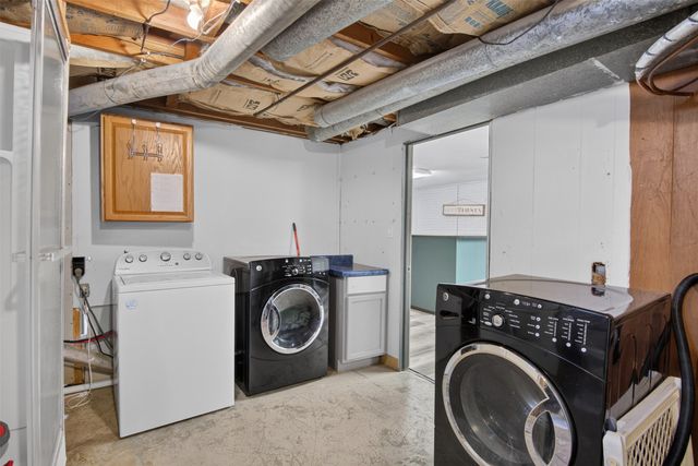 1404 N 9th Ave Place E, Newton, IA 50208