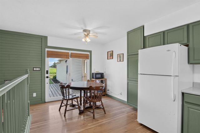 1404 N 9th Ave Place E, Newton, IA 50208