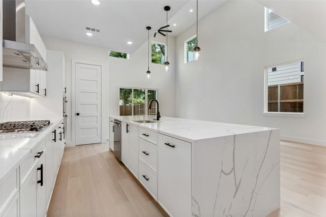 623 Parkview Avenue, Dallas, TX 75223