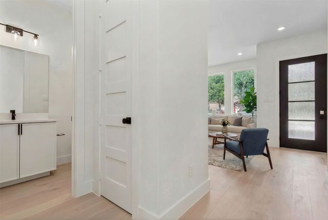 623 Parkview Avenue, Dallas, TX 75223