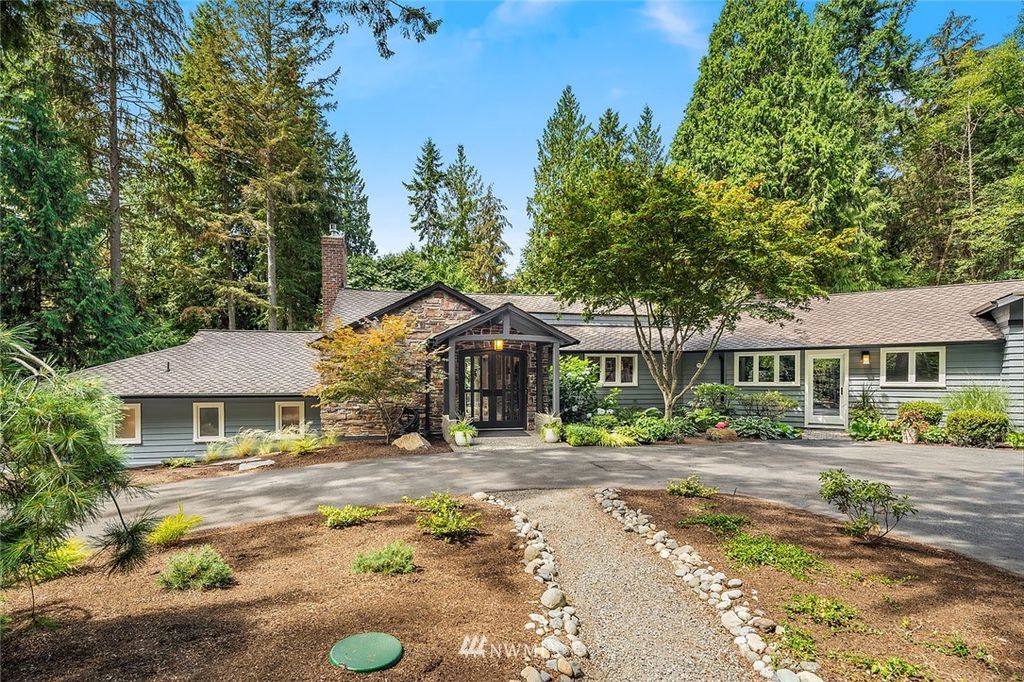 Image 1 of property listing at 12410 NE 39th Street, Bellevue, WA 98005