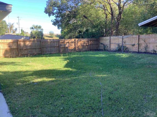 217 E Fisher St, Pensacola, FL 32503