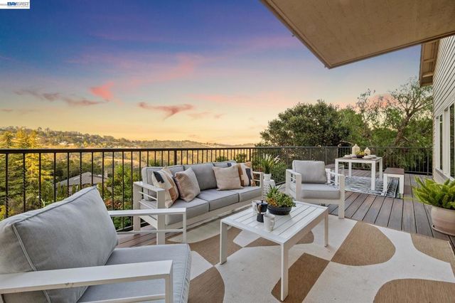 5028 CRYSTAL RIDGE COURT, Oakland, CA 94605