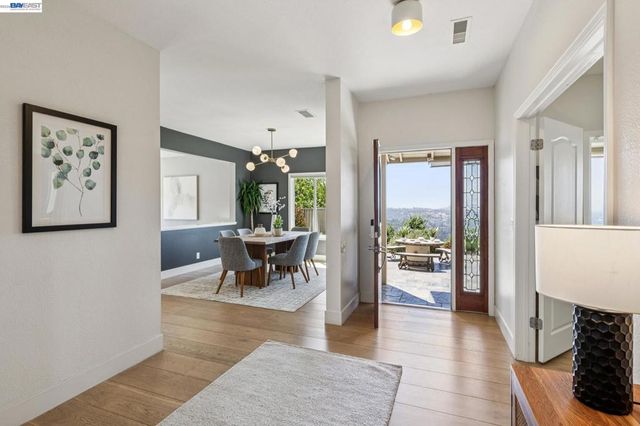 5028 CRYSTAL RIDGE COURT, Oakland, CA 94605