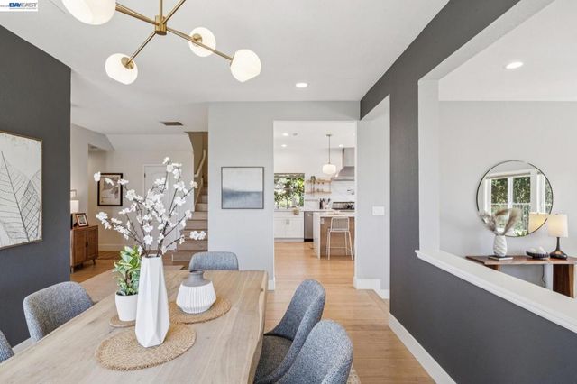 5028 CRYSTAL RIDGE COURT, Oakland, CA 94605