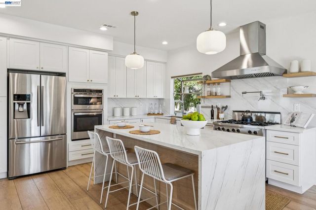 5028 CRYSTAL RIDGE COURT, Oakland, CA 94605