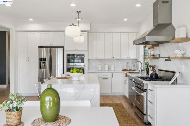 5028 CRYSTAL RIDGE COURT, Oakland, CA 94605