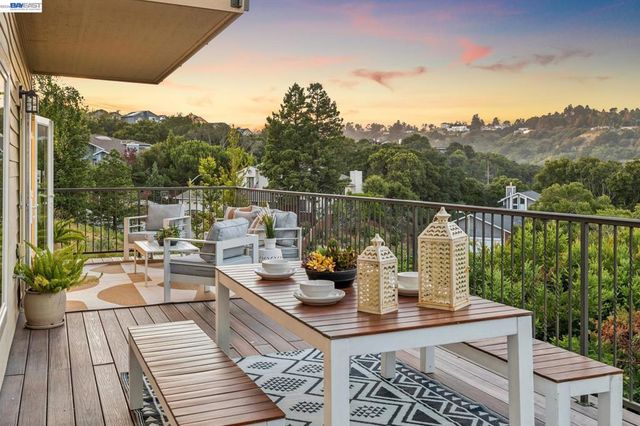 5028 CRYSTAL RIDGE COURT, Oakland, CA 94605