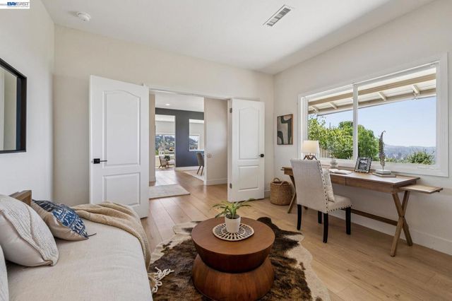 5028 CRYSTAL RIDGE COURT, Oakland, CA 94605